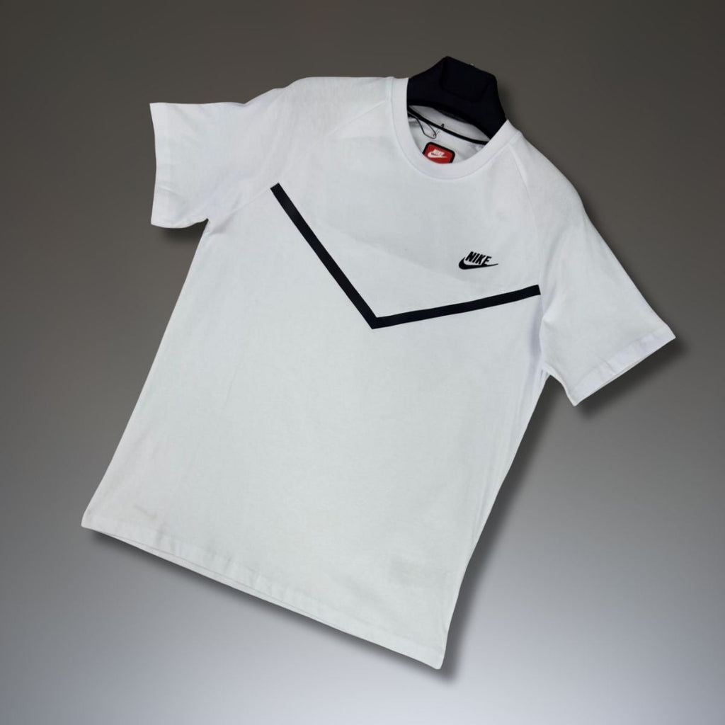 Nike Tech Fleece gyerek póló, fehér színben. Prémium minőség.