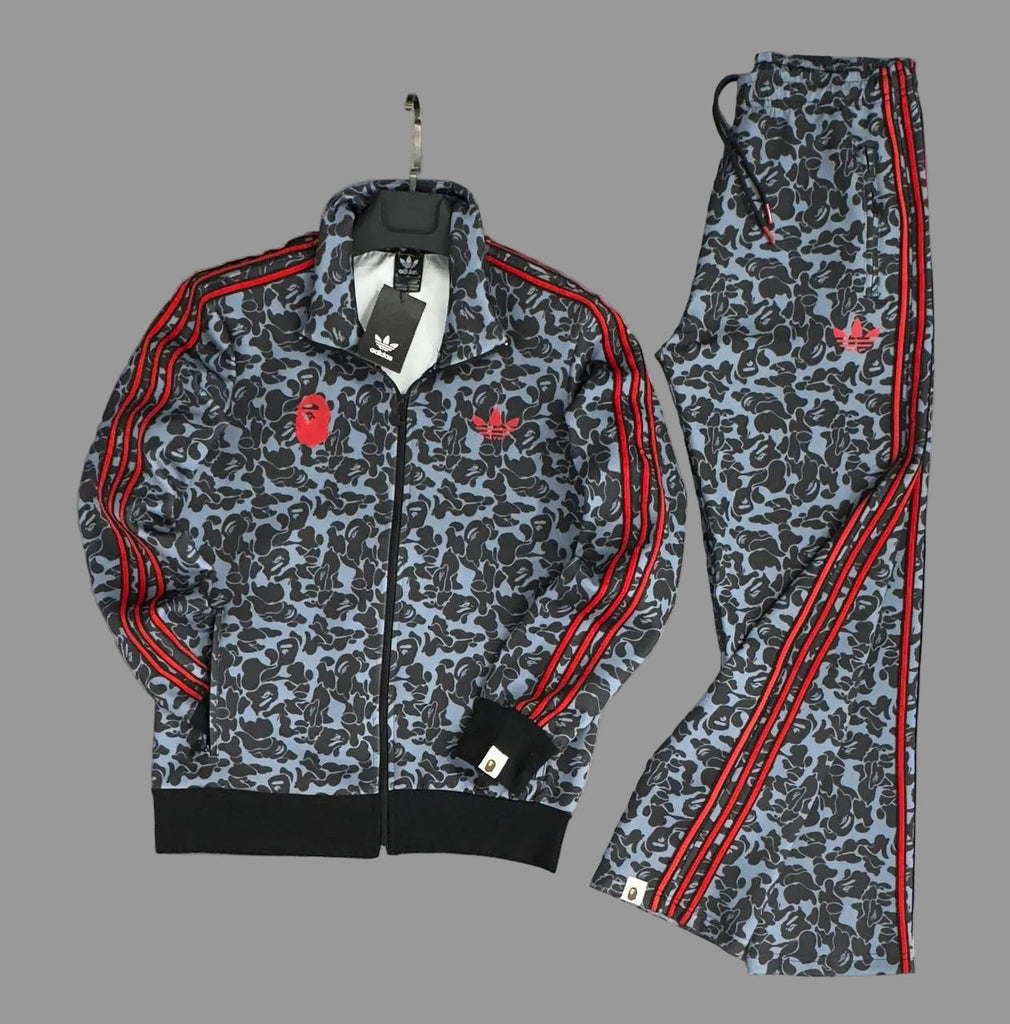 Adidas férfi melegítő szett, fekete és szürke, három piros csíkkal