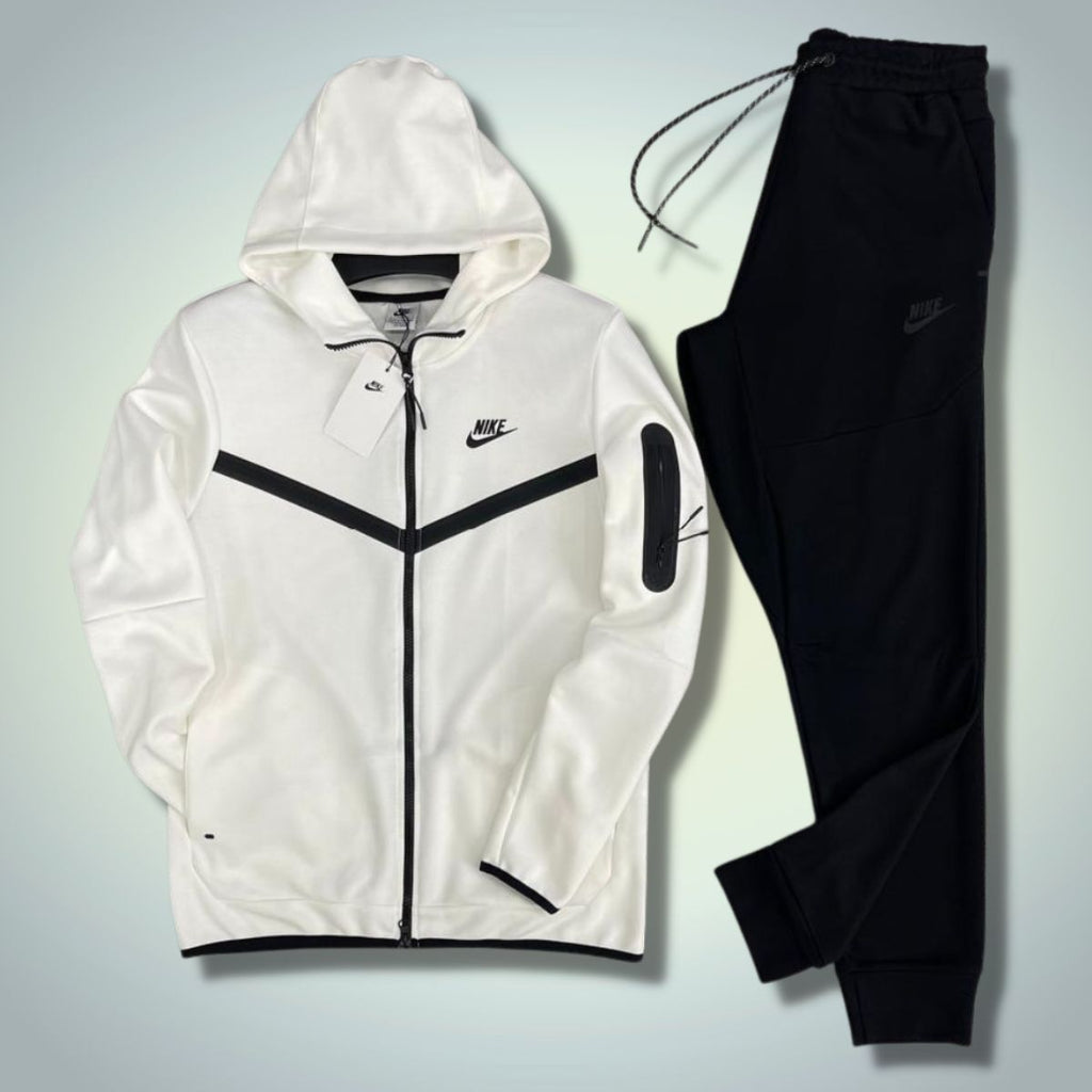 Nike Tech Fleece férfi tréningruha, fehér és fekete. Prémium minőség