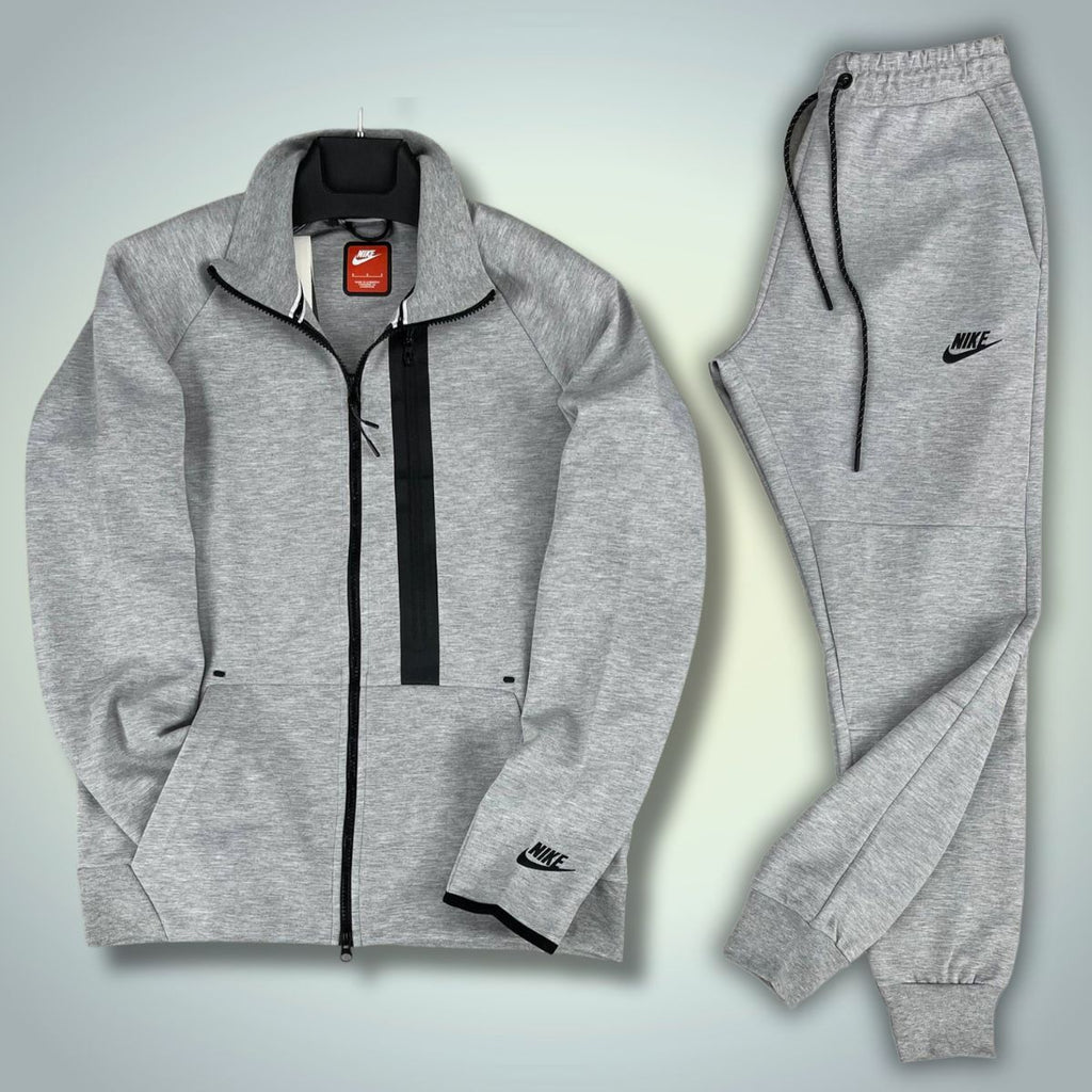 Nike Tech Fleece férfi tréningruha, nagy első zsebbel, klasszikus szürke. 2023-as modell. Prémium minőség