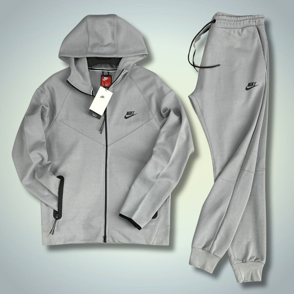 Nike Tech Fleece férfi tréningruha, világosszürke. 2023-as modell. Prémium minőség