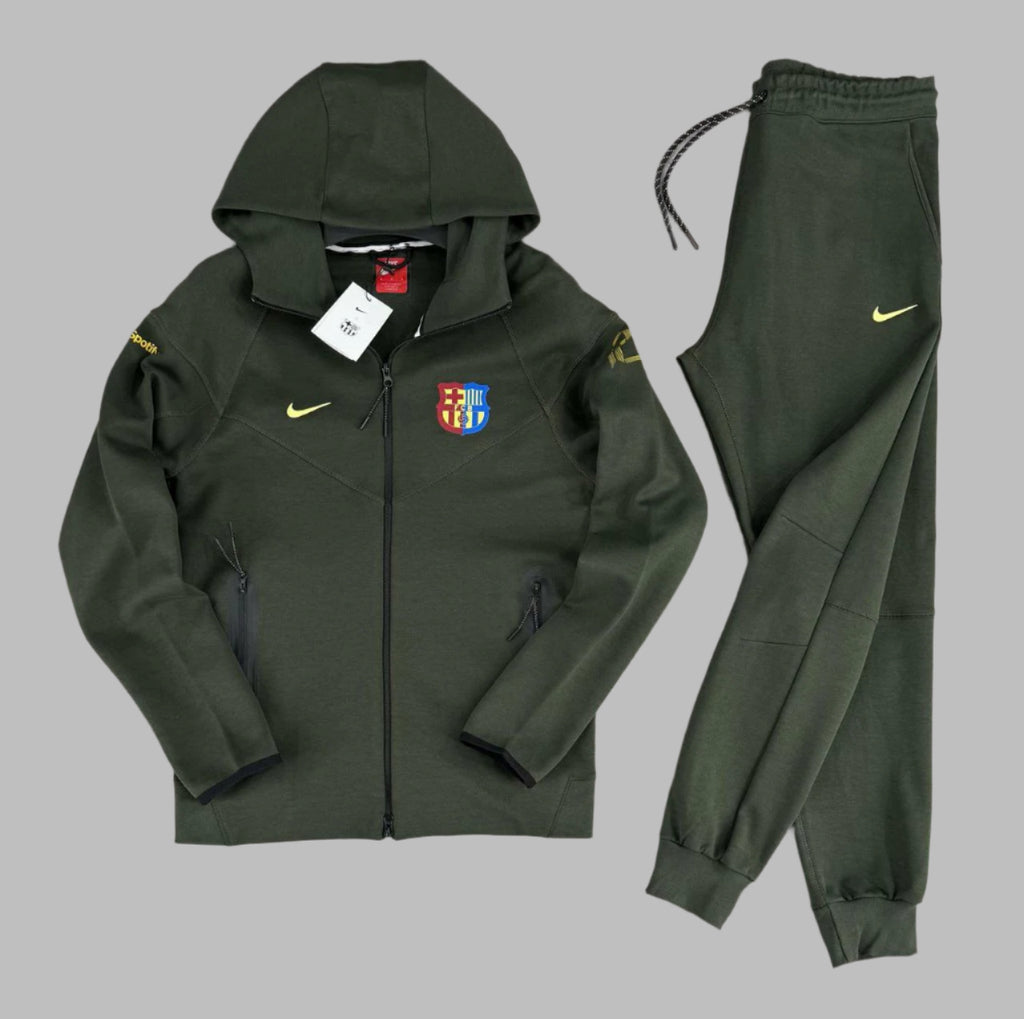 Nike Barcelona Tech Fleece férfi melegítő, sötétzöld. Prémium minőség.