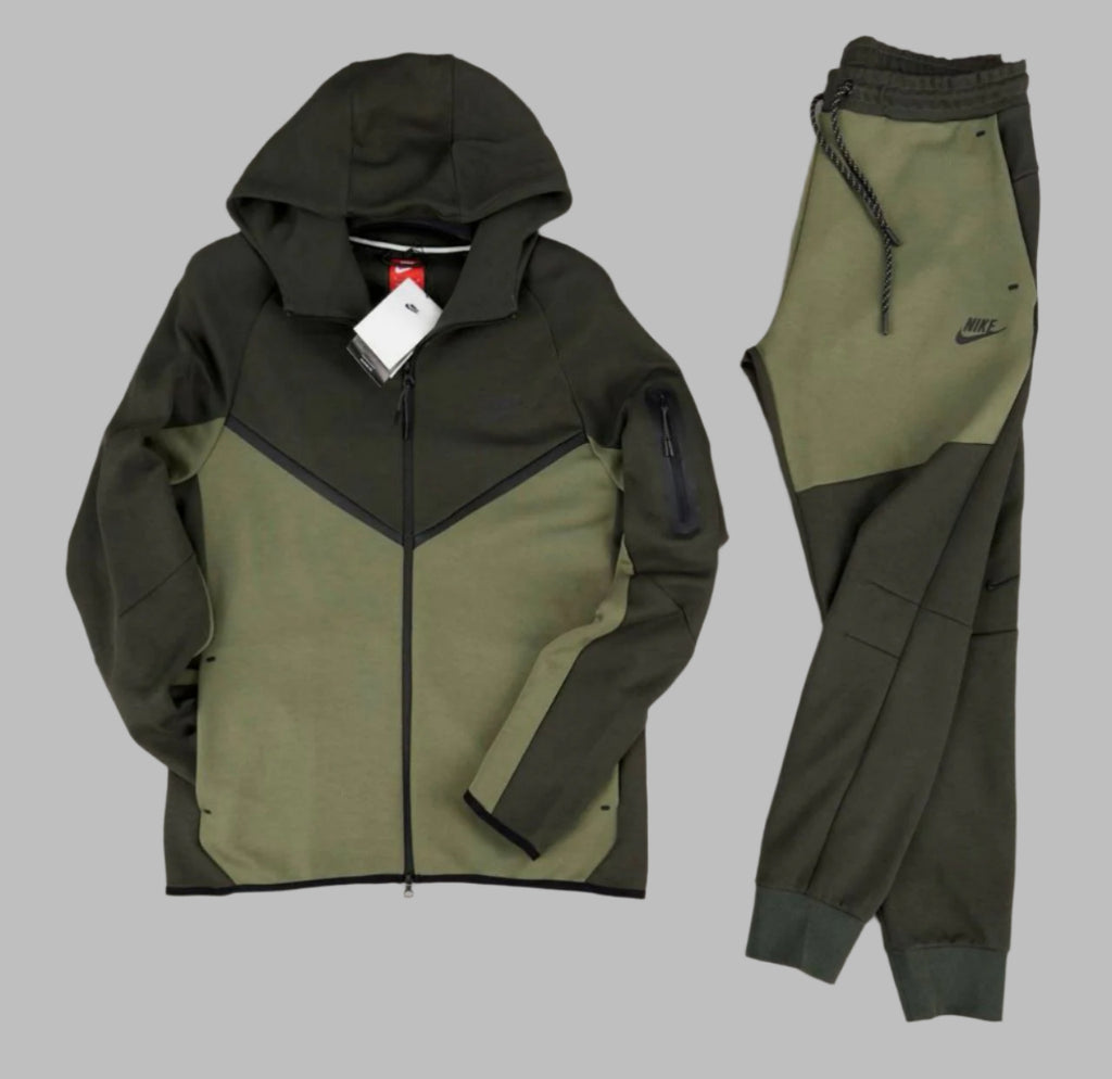 Férfi Nike Tech Fleece melegítő szett, mélyzöld és oliva zöld színben. 2024-es modell. Prémium minőség