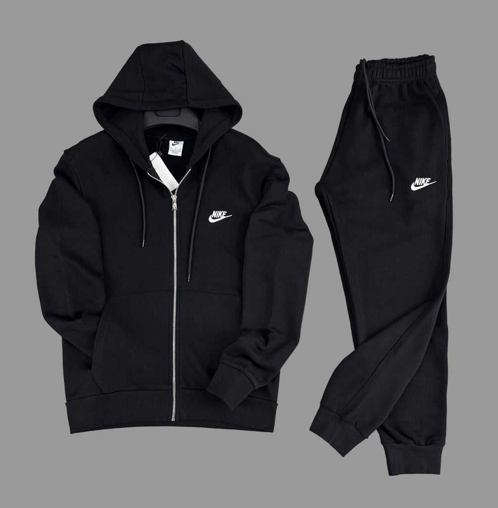 Férfi Nike sportruházat, fekete, fehér logóval