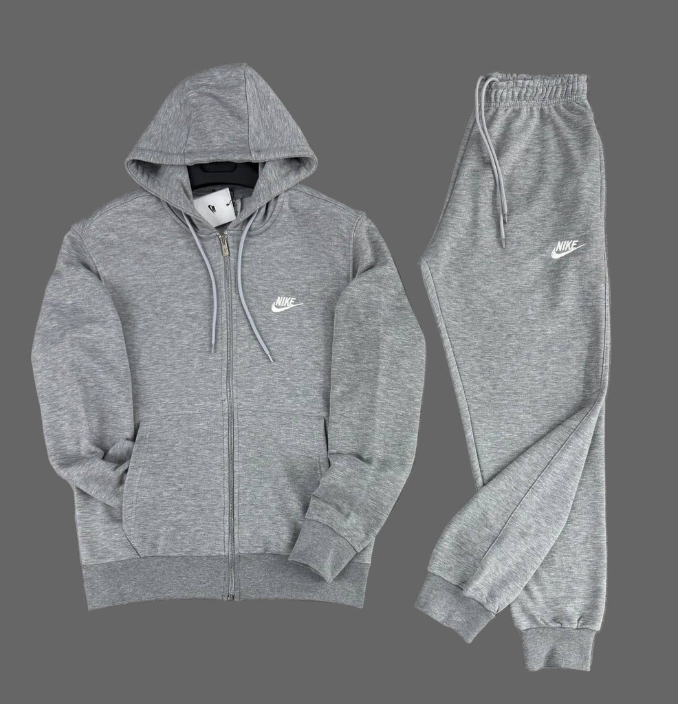 Férfi Nike sportruházat, klasszikus szürke, fehér logóval