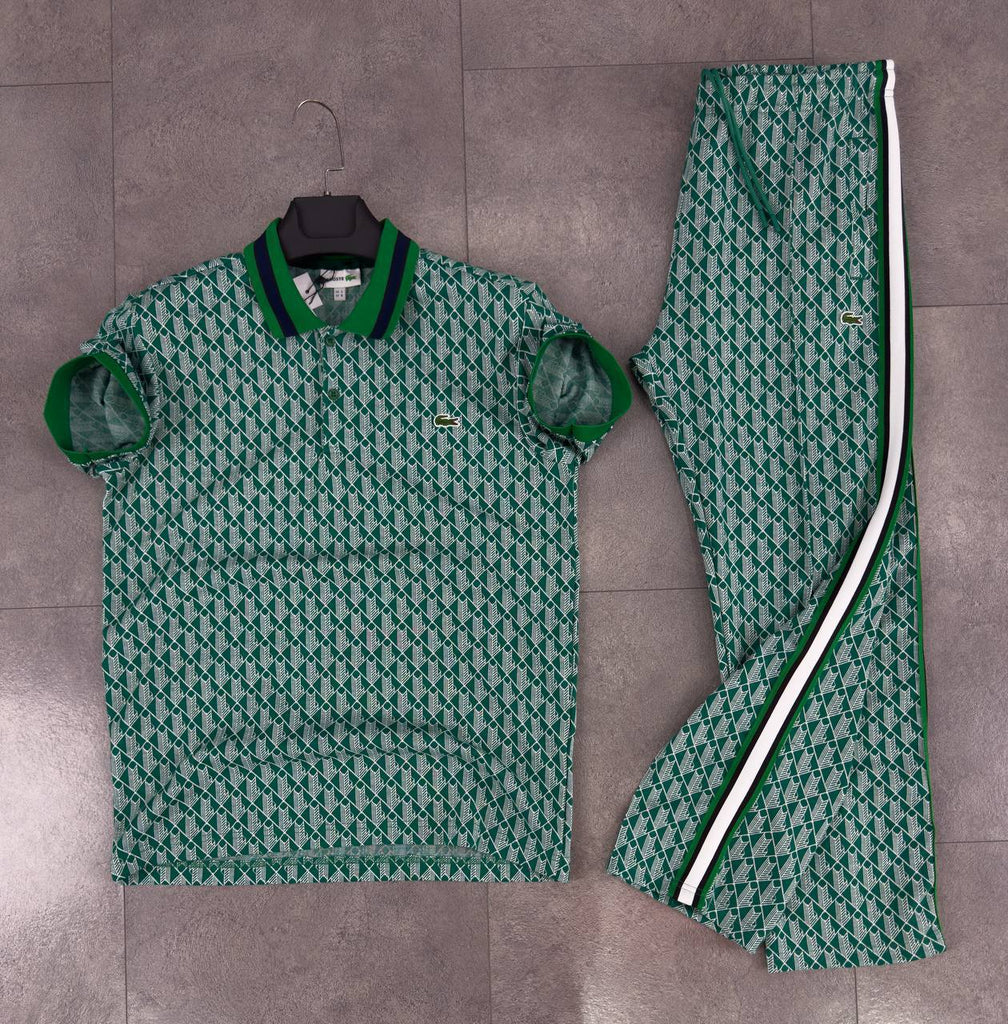 Lacoste férfi szett, galléros póló és hosszú nadrág, zöld színben, jacquard monogrammal.