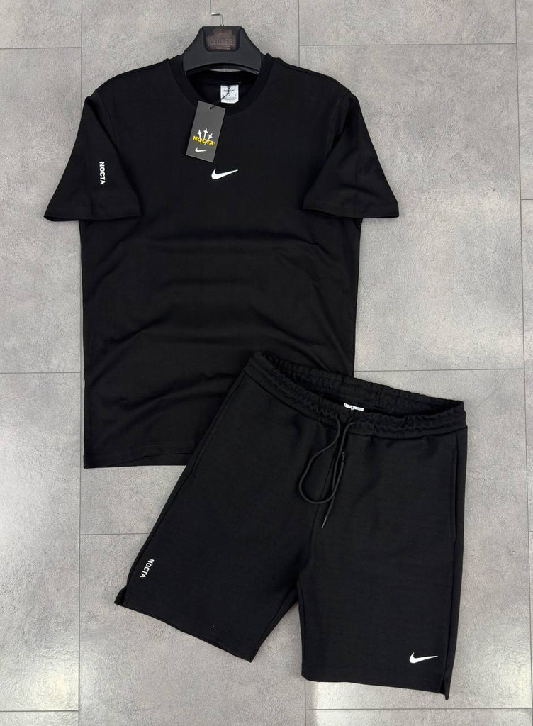 Férfi Nike szett, póló és rövidnadrág fekete színben. Prémium minőség.