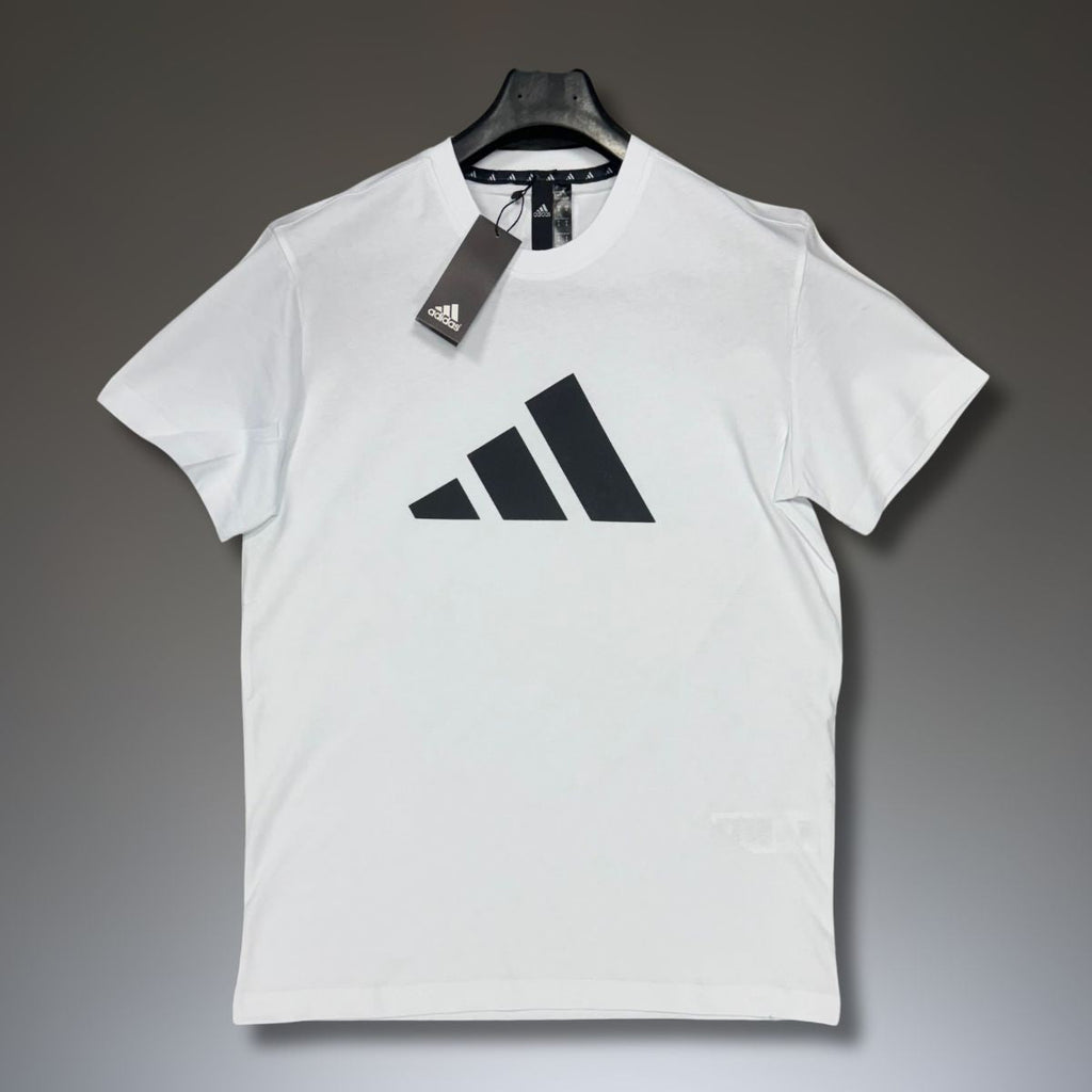 Adidas férfi póló, törtfehér, fekete logóval. Prémium minőség