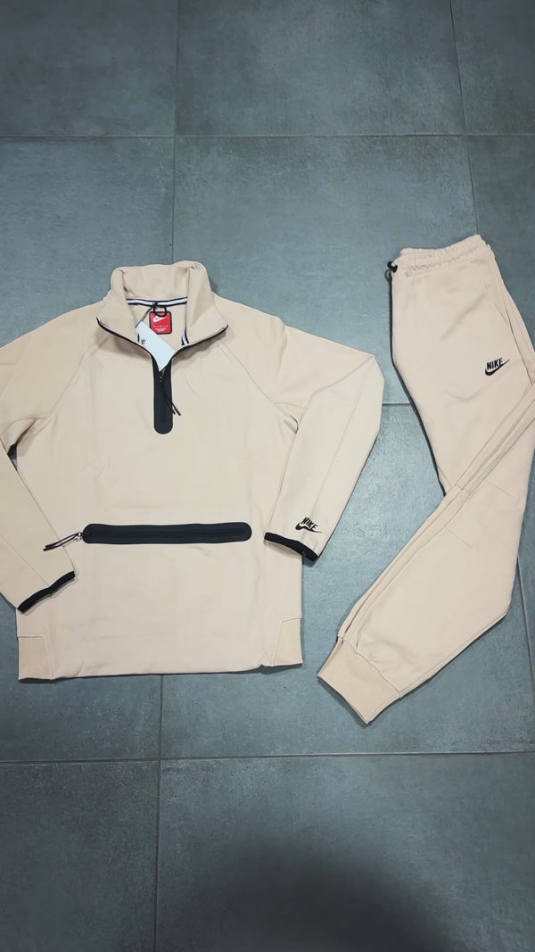 Nike Tech Fleece férfi tréningruha, elülső zsebbel, bézs színű. 2024-es modell. Prémium minőség