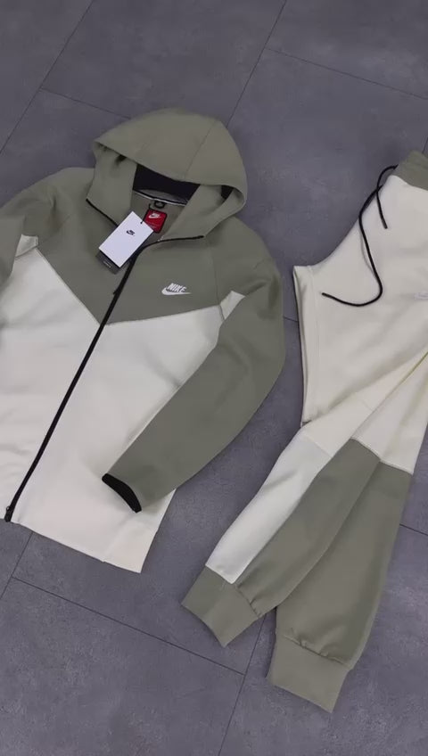 Nike Tech Fleece férfi tréningruha, olíva zöld és bézs. 2023-as modell. Prémium minőség