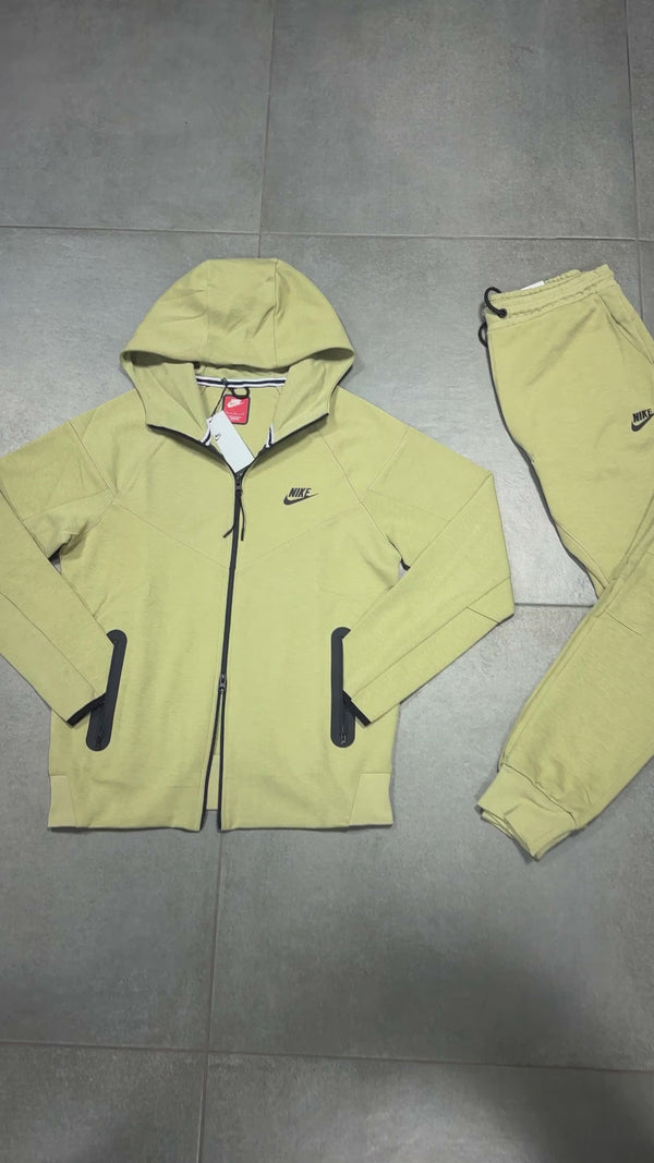 Nike Tech Fleece férfi tréningruha, olíva zöld. 2023-as modell. Prémium minőség