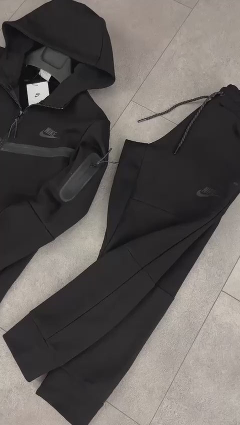 Nike Tech Fleece gyerek tréningruha, fekete. Prémium minőség