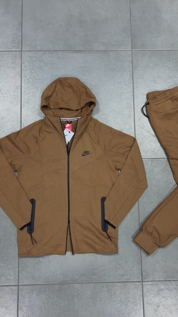 Nike Tech Fleece férfi tréningruha, barna. 2023-as modell. Prémium minőség