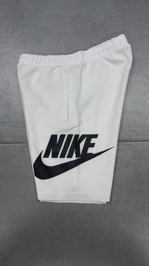Nike férfi rövidnadrág, elefántcsont, nagy logóval. Factory outlet