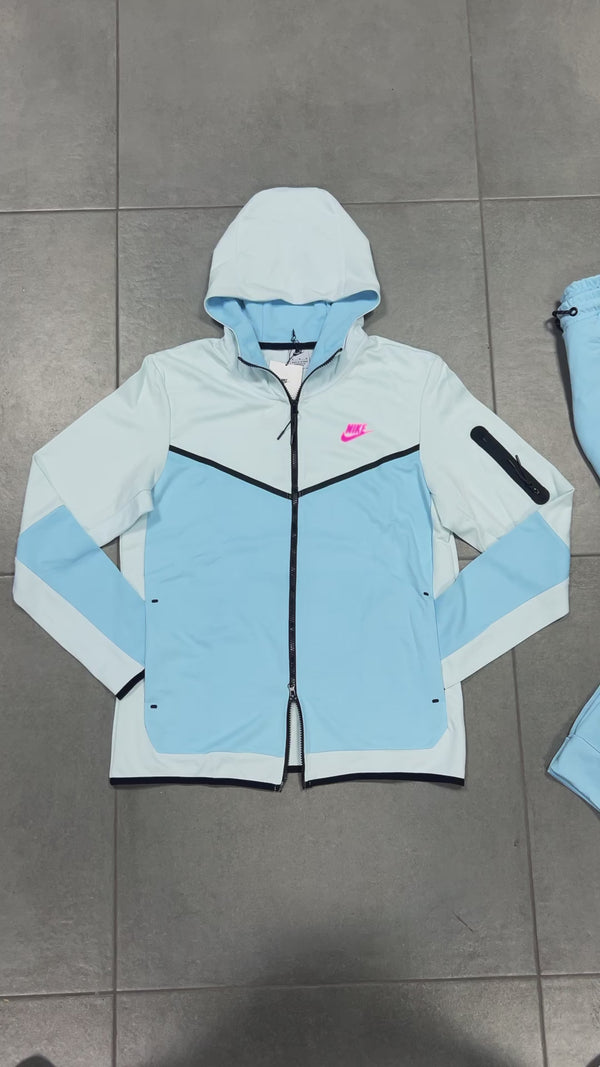 Nike Tech Fleece férfi tréningruha fehér és babakék színben. Prémium minőség
