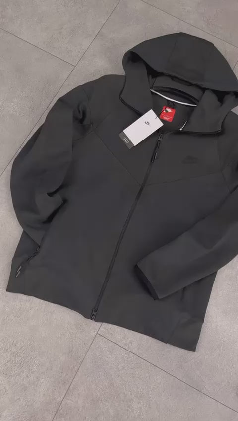 Nike Tech Fleece férfi tréningruha, grafit. 2023-as modell. Prémium minőség